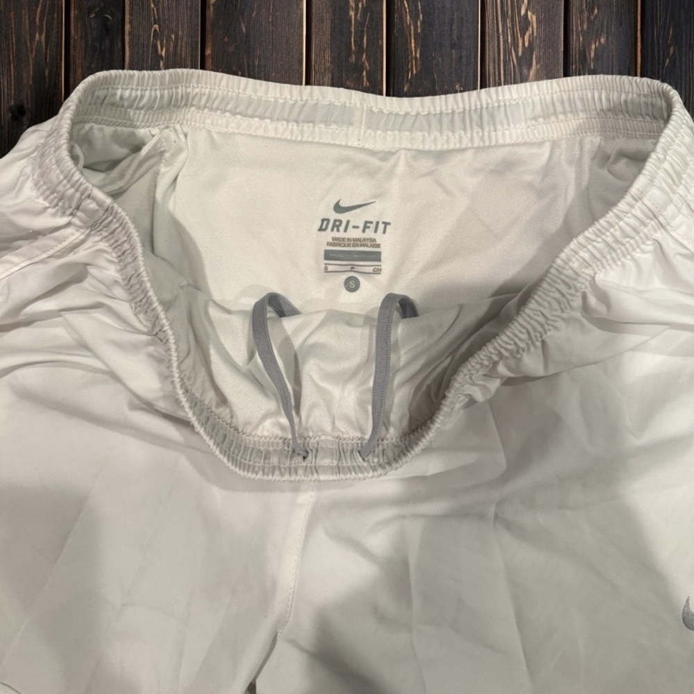Nike Dri-Fit White Athletic Shorts Lightweight Breathable - Picture 3 of 3